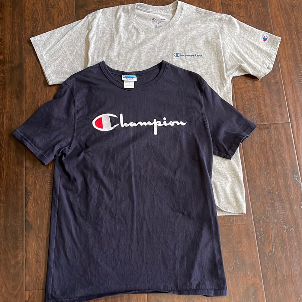 Bundle of 2 short sleeve Champion T-shirts 🤩